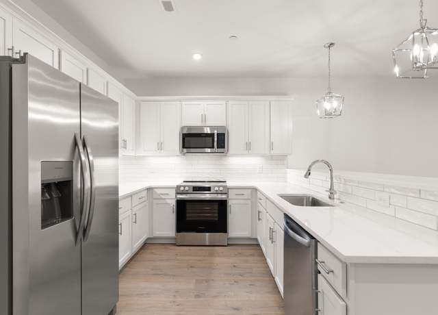 Property at 102 Leggo Ave, Mount Juliet, TN 37122, 4 beds, 3 baths