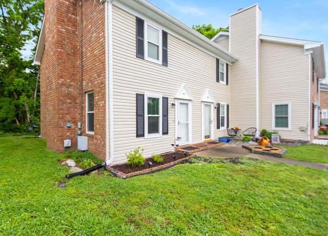 Property at 290 Donna Dr Unit E, Hendersonville, TN 37075, 2 beds, 1.5 baths
