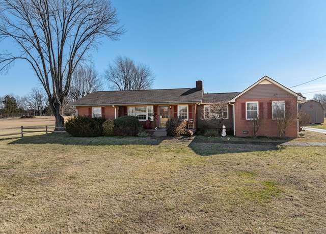 Property at 4606 Highway 31 W, Cottontown, TN 37048, 3 beds, 2 baths