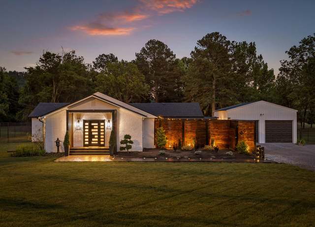 Property at 824 Ogrady Dr, Chattanooga, TN 37419, 4 beds, 2.5 baths