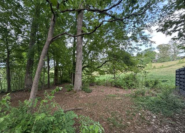 Property at 1012 Saint Johns Dr, Maryville, TN 37801