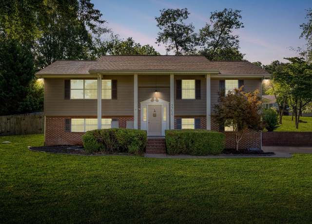 Property at 7700 Dune Ln, Hixson, TN 37343, 3 beds, 2 baths