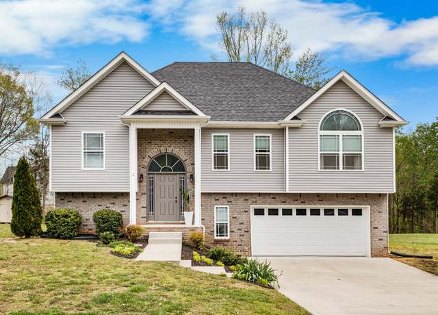 Property at 1651 Stone Trail Dr, Clarksville, TN 37043, 5 beds, 3 baths