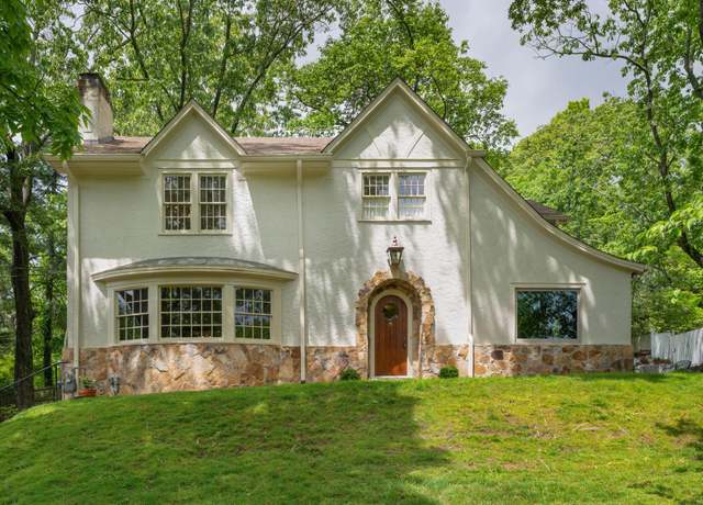 Property at 1102 Tinkerbell Ln, Lookout Mountain, GA 30750, 3 beds, 2.5 baths
