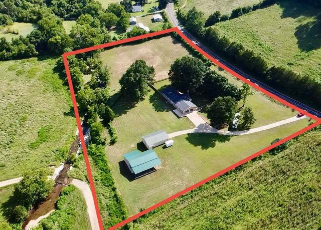Property at 1595 Hurricane Creek Rd, Lawrenceburg, TN 38464, 3 beds, 2 baths