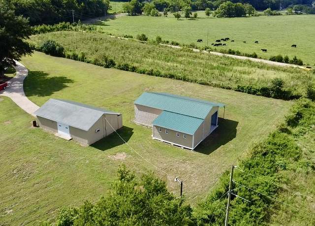 Property at 1595 Hurricane Creek Rd, Lawrenceburg, TN 38464, 3 beds, 2 baths