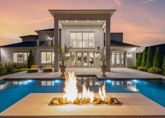 Property at 1077 Stockett Dr, Nashville, TN 37221, 4 beds, 4.5 baths