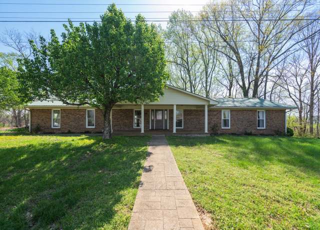 Property at 134 Hillcrest Dr, Linden, TN 37096, 3 beds, 2.5 baths
