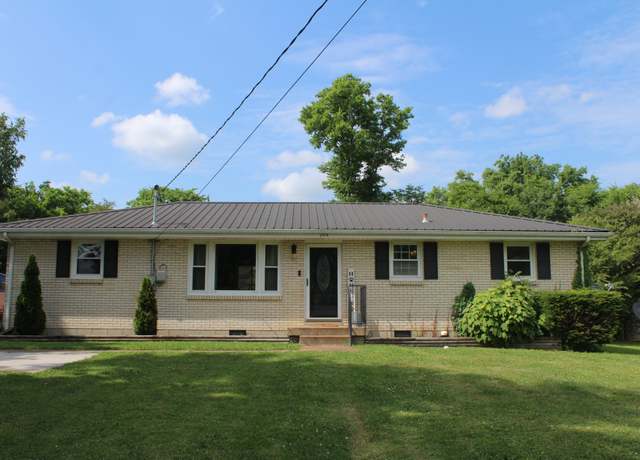 Property at 204 Morris St, Hendersonville, TN 37075, 3 beds, 2 baths