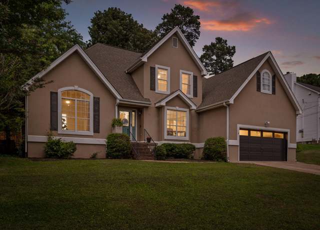 Property at 2321 Chimney Hills Dr, Soddy Daisy, TN 37379, 4 beds, 2.5 baths