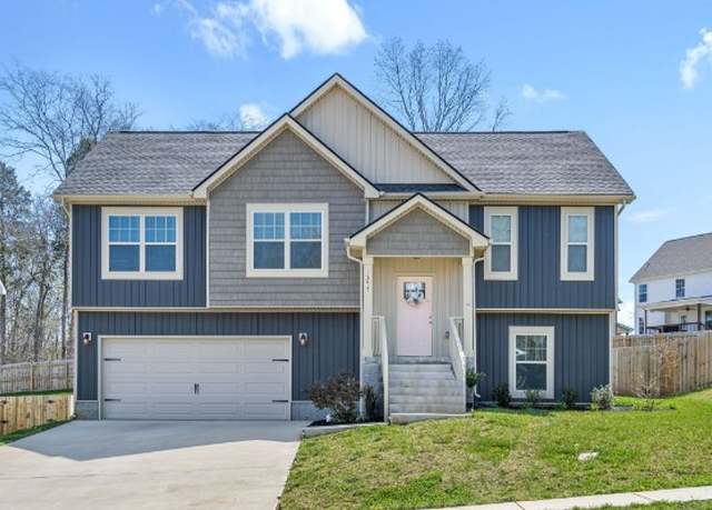 Property at 1377 Sussex Dr, Clarksville, TN 37042, 4 beds, 3 baths