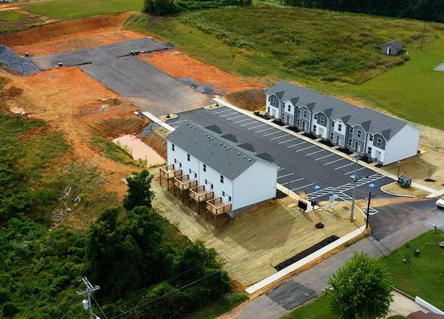 Property at 919 Martin St, Clarksville, TN 37040, 8 beds, 8 baths