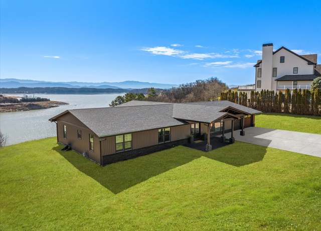 Property at 425 Hampton Way, Dandridge, TN 37725, 4 beds, 3 baths