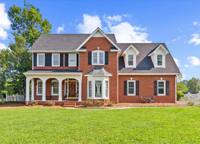 Property at 804 Twelve Oaks Rd, Tullahoma, TN 37388, 4 beds, 2.5 baths