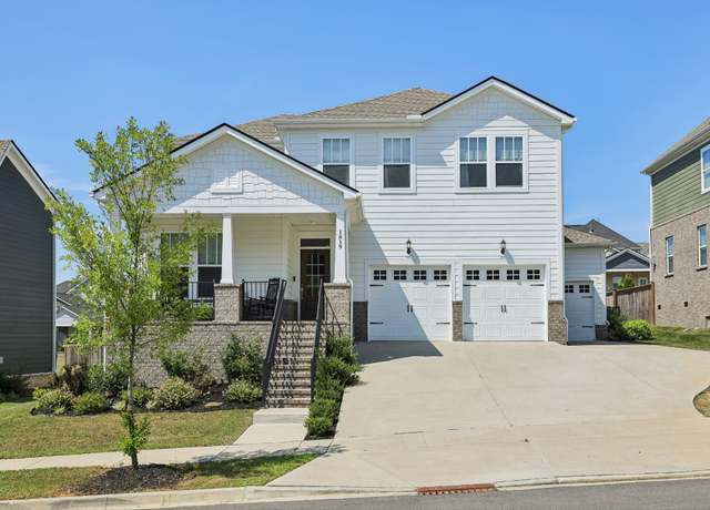 Property at 1019 Pebble Run Rd, Hendersonville, TN 37075, 4 beds, 3.5 baths
