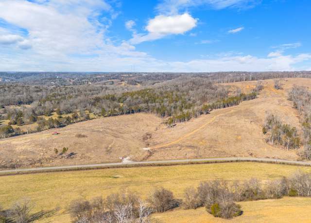 Property at 1244 E Jefferson St, Pulaski, TN 38478