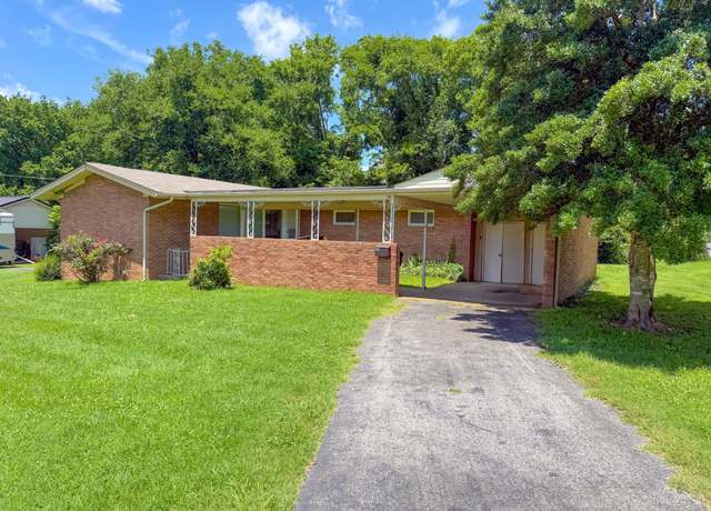 Property at 115 Horseshoe St, Pulaski, TN 38478, 3 beds, 2 baths