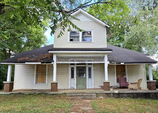 Property at 437 Hickman St, Columbia, TN 38401, 3 beds, 1 bath