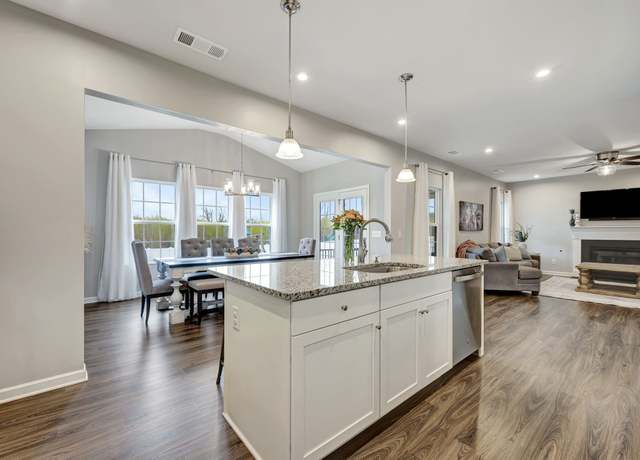 Property at 1713 Eastwick Ln, Nashville, TN 37221, 3 beds, 2.5 baths