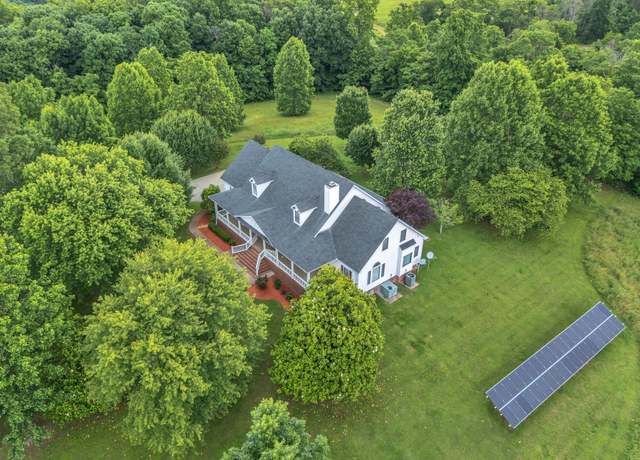 Property at 904 Weeping Willow Rd, Hendersonville, TN 37075, 4 beds, 3.5 baths