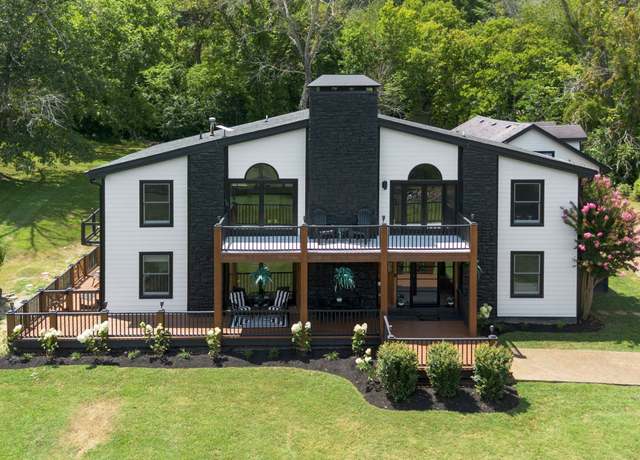 Property at 809 Sneed Rd W, Franklin, TN 37069, 5 beds, 4.5 baths