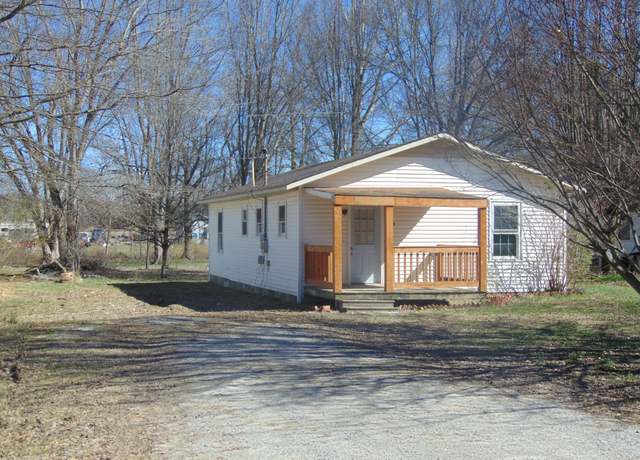 Property at 208 Daley St, Summertown, TN 38483, 2 beds, 1 bath