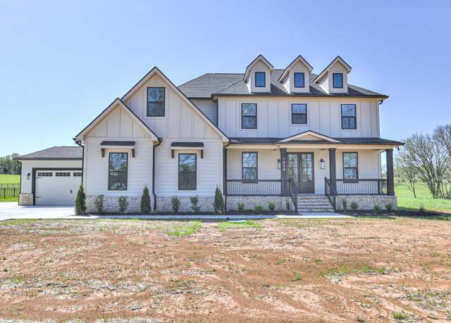 Property at 1024 Peyton Pl, Columbia, TN 38401, 5 beds, 3.5 baths