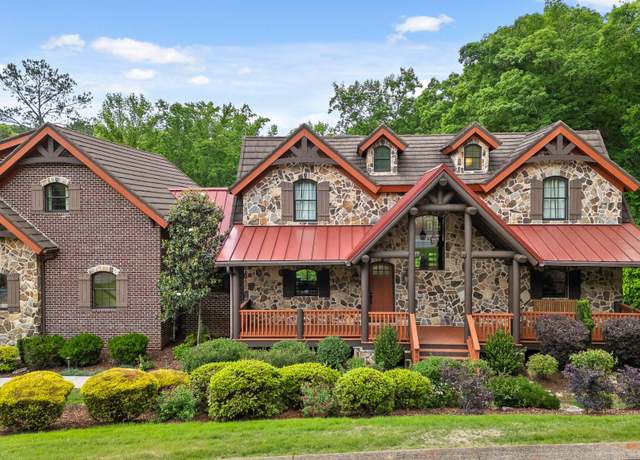 Property at 2022 River Bluff Dr, Hixson, TN 37343, 5 beds, 4.5 baths