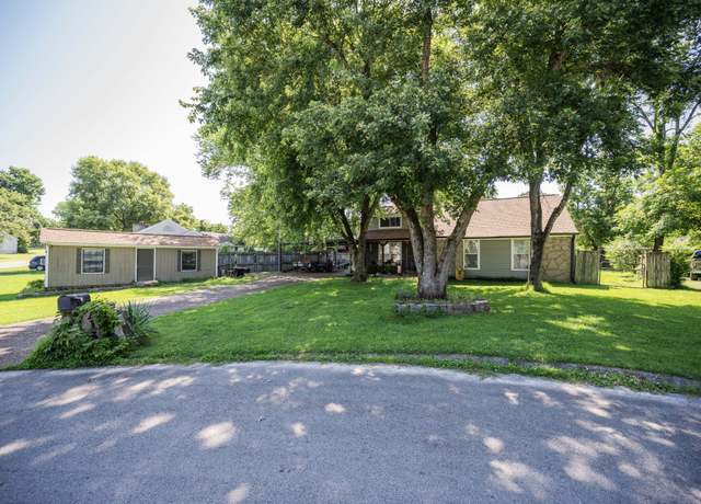 Property at 215 Summer Pl, Mount Juliet, TN 37122, 3 beds, 1.5 baths