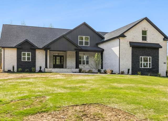 Property at 1049 Gholson Rd, Clarksville, TN 37043, 4 beds, 3.5 baths