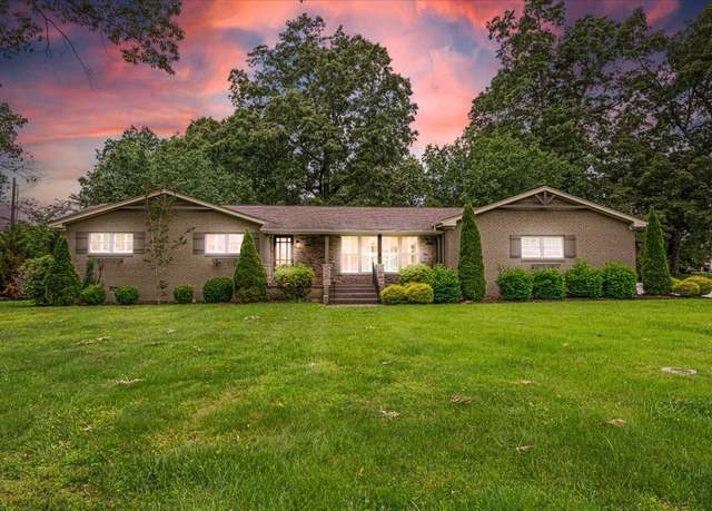 Property at 1809 Country Club Dr, Tullahoma, TN 37388, 3 beds, 2.5 baths