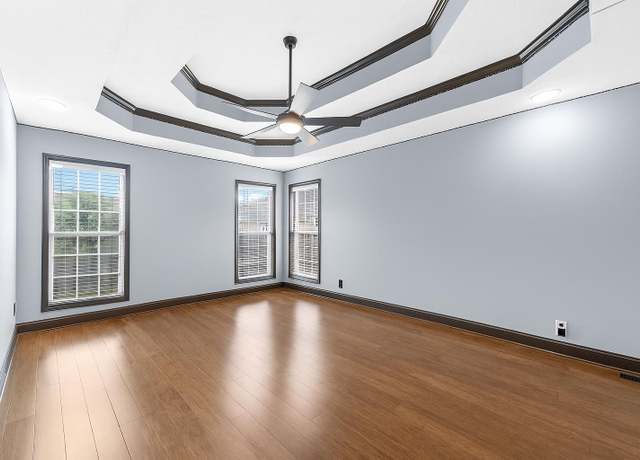 Property at 1590 Cobra Ln, Clarksville, TN 37042, 4 beds, 3 baths
