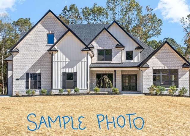 Property at 5000 Royal View Way, Clarksville, TN 37040, 4 beds, 3.5 baths