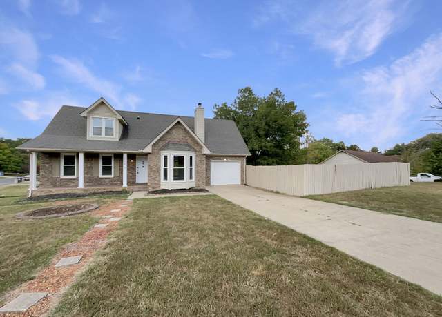 Property at 204 Melodie Dr, Clarksville, TN 37043, 3 beds, 2.5 baths