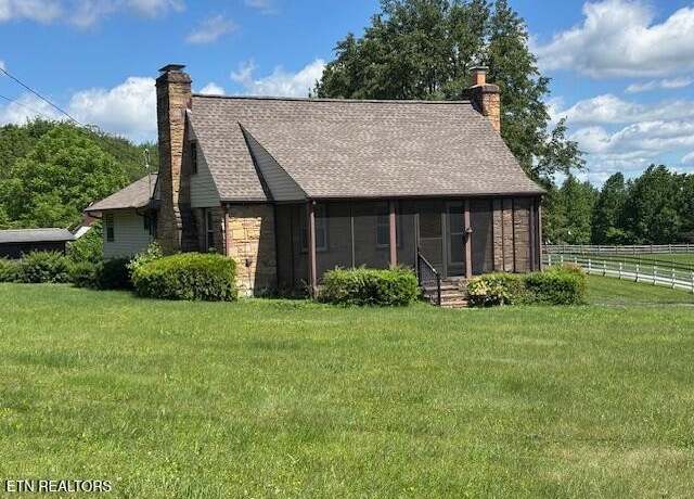 Property at 1343 Highland Ln, Crossville, TN 38555, 3 beds, 2 baths