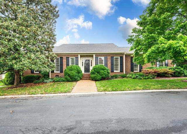 Property at 2105 Hobbs Ct, Nashville, TN 37215, 3 beds, 2.5 baths