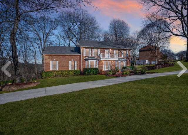 Property at 2703 Wakefield Dr, Clarksville, TN 37043, 4 beds, 4 baths