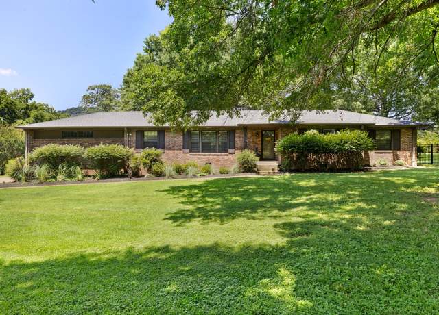 Property at 5033 Ragland Dr, Nashville, TN 37220, 3 beds, 2.5 baths