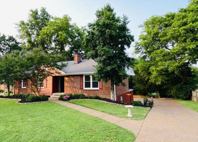 Property at 803 Countrywood Dr, Franklin, TN 37064, 4 beds, 2.5 baths