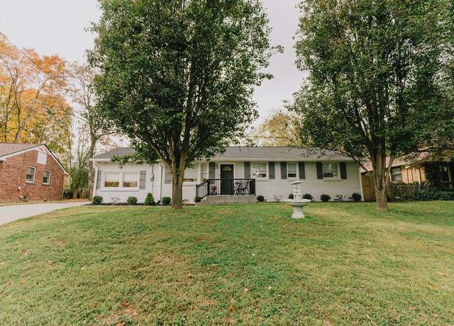 Property at 624 Paces Ferry Dr, Nashville, TN 37214, 3 beds, 2.5 baths