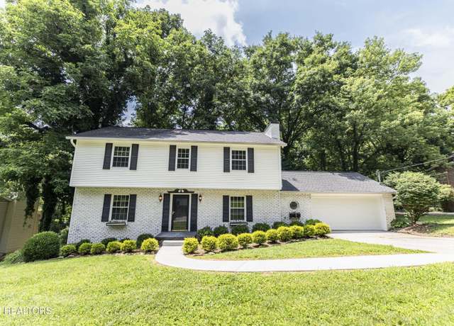 Property at 1825 Stonebrook Dr, Knoxville, TN 37923, 4 beds, 3.5 baths