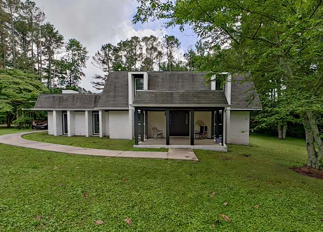 Property at 7 East Ln, Fayetteville, TN 37334, 4 beds, 2.5 baths