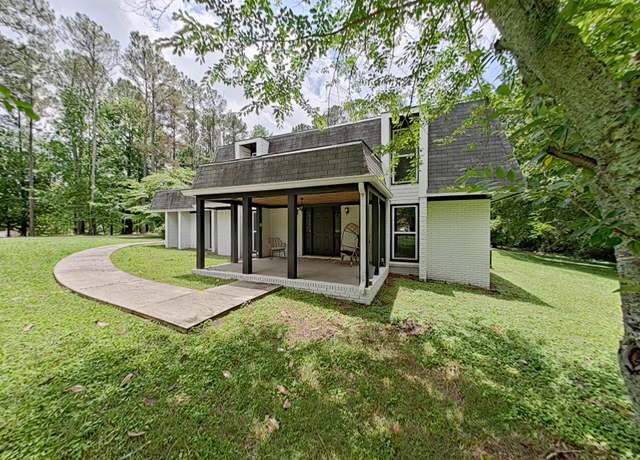 Property at 7 East Ln, Fayetteville, TN 37334, 4 beds, 2.5 baths