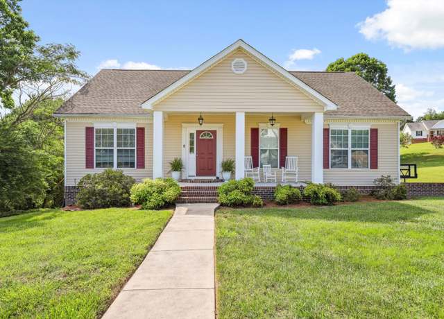 Property at 10439 Sovereign Pointe Dr, Soddy Daisy, TN 37379, 3 beds, 2 baths