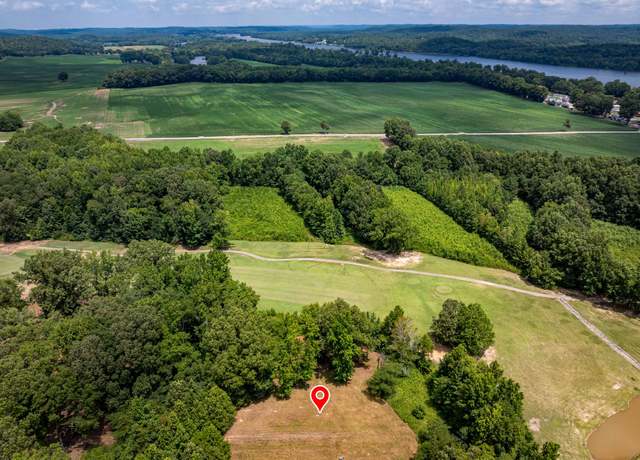 Property at 18 Fairway Ln, Decaturville, TN 38329