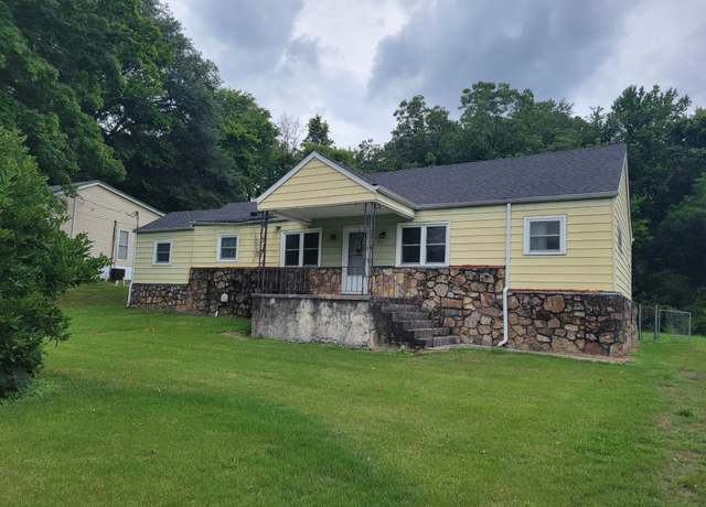 Property at 32 Opal Rd, Rossville, GA 30741, 3 beds, 2 baths