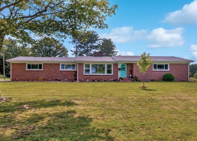 Property at 3564 Smithville Hwy, Mcminnville, TN 37110, 3 beds, 2 baths