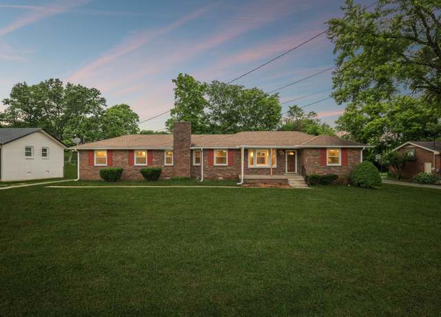Property at 215 Highland Dr, Old Hickory, TN 37138, 3 beds, 1.5 baths
