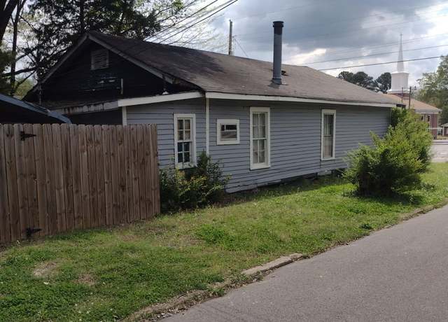 Property at 401 Greenwood Ave, Jackson, TN 38301, 3 beds, 1 bath