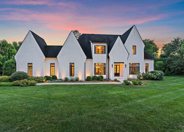 Property at 2803 Hemingway Dr, Nashville, TN 37215, 5 beds, 5.5 baths